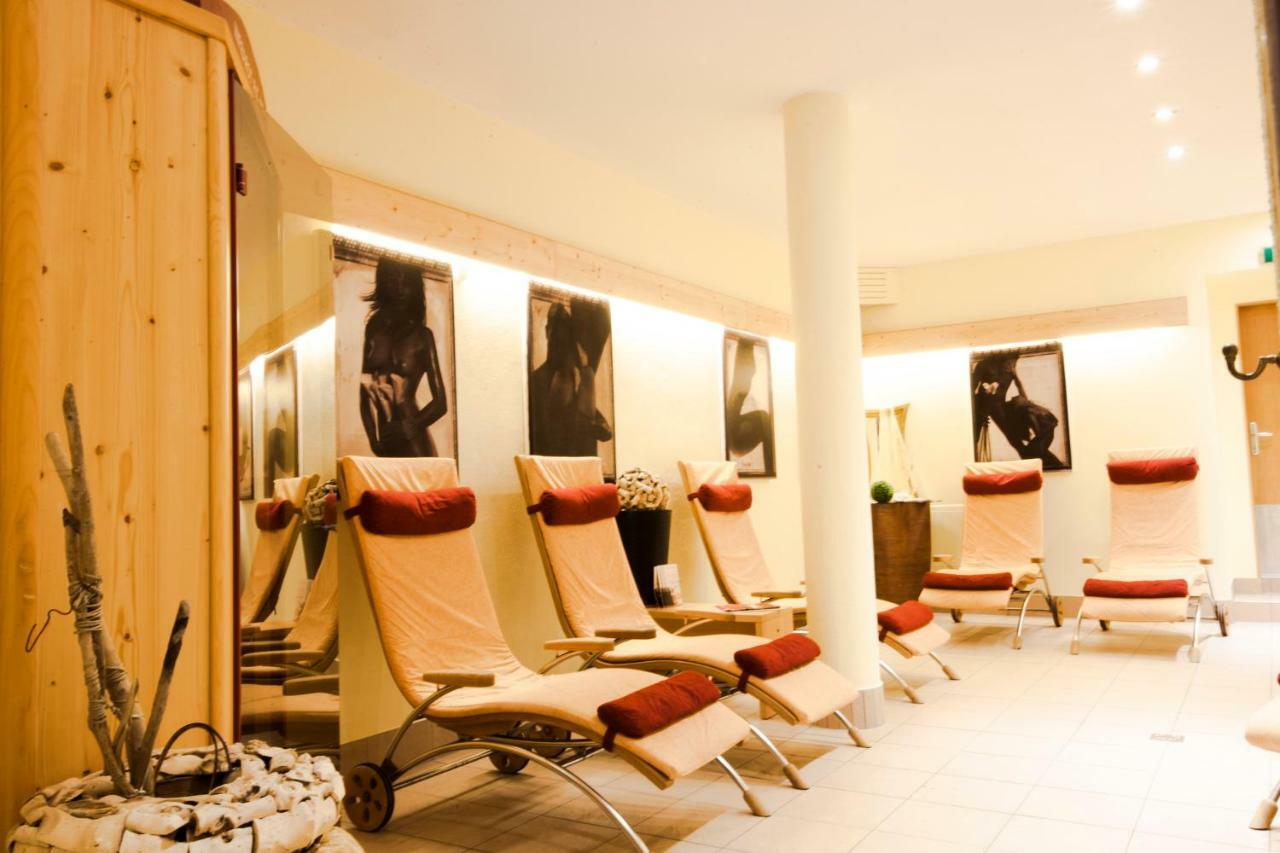 Familienhotel Alpina All Inklusive 웬스 외부 사진