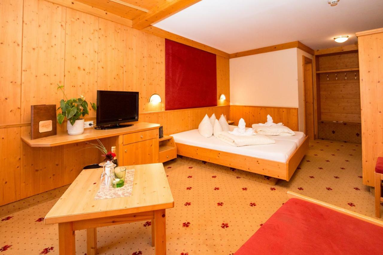 Familienhotel Alpina All Inklusive 웬스 외부 사진